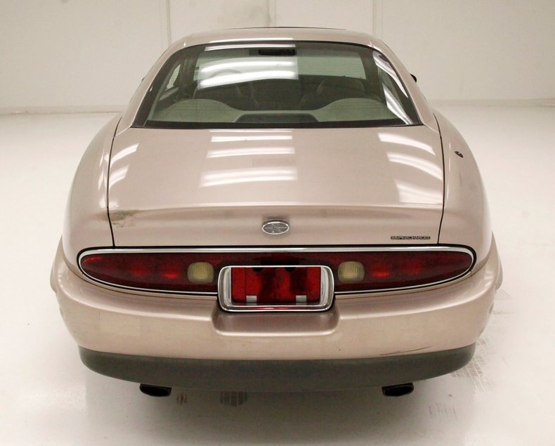 Buick-Riviera-1995-Platinum-Beige-Metal-Beige-2