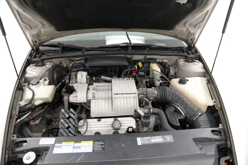 Buick-Riviera-1995-Platinum-Beige-Metal-Beige-20