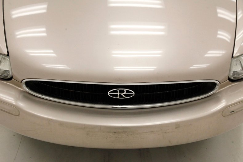 Buick-Riviera-1995-Platinum-Beige-Metal-Beige-23