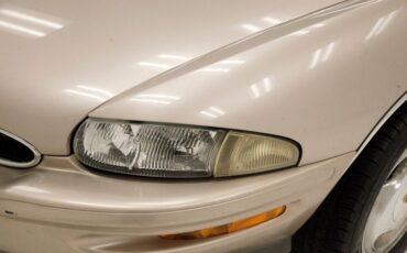Buick-Riviera-1995-Platinum-Beige-Metal-Beige-24