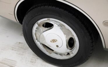 Buick-Riviera-1995-Platinum-Beige-Metal-Beige-27