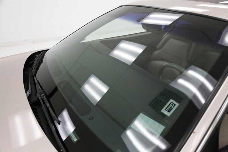 Buick-Riviera-1995-Platinum-Beige-Metal-Beige-28