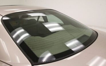 Buick-Riviera-1995-Platinum-Beige-Metal-Beige-32