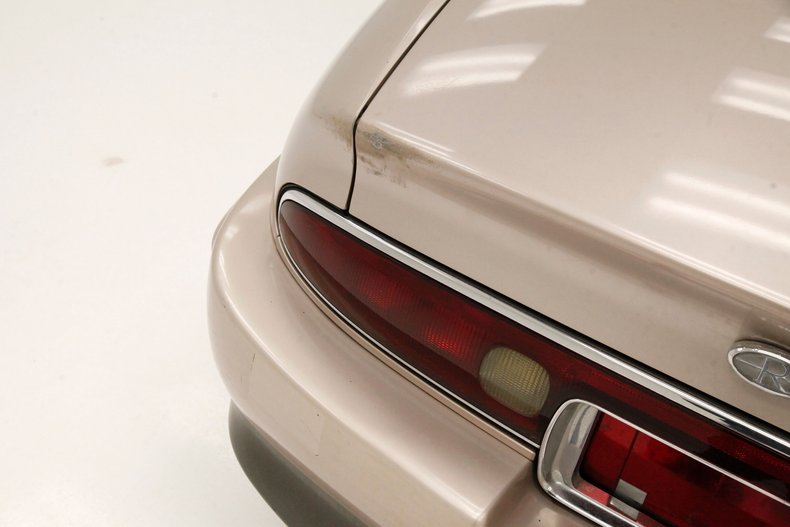 Buick-Riviera-1995-Platinum-Beige-Metal-Beige-34