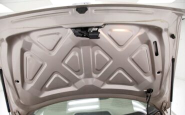 Buick-Riviera-1995-Platinum-Beige-Metal-Beige-35