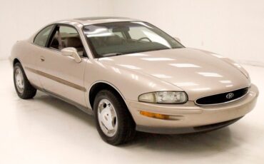 Buick-Riviera-1995-Platinum-Beige-Metal-Beige-4