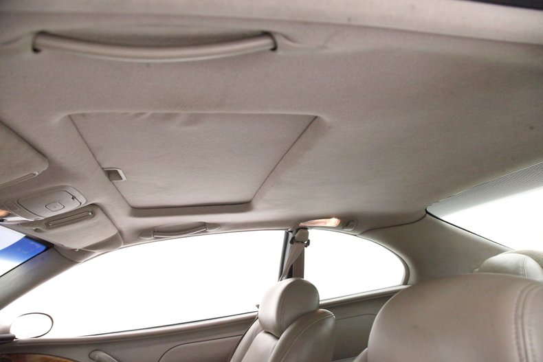 Buick-Riviera-1995-Platinum-Beige-Metal-Beige-43