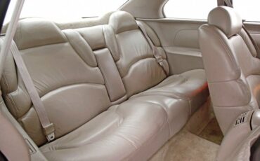 Buick-Riviera-1995-Platinum-Beige-Metal-Beige-45