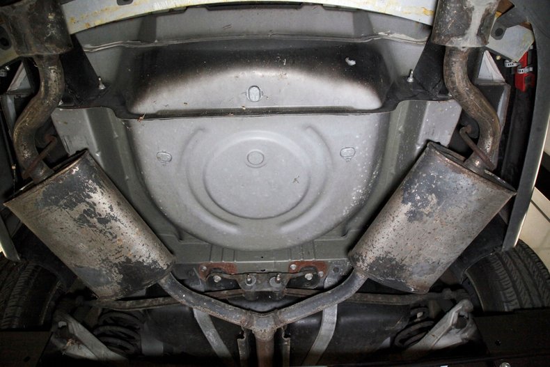 Buick-Riviera-1995-Platinum-Beige-Metal-Beige-47