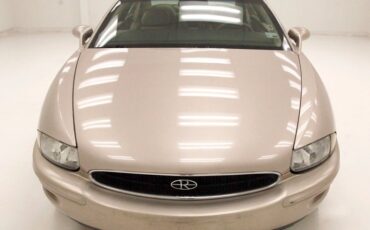 Buick-Riviera-1995-Platinum-Beige-Metal-Beige-5