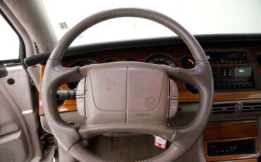 Buick-Riviera-1995-Platinum-Beige-Metal-Beige-6