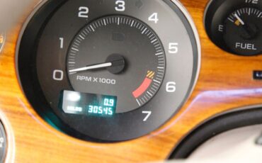 Buick-Riviera-1995-Platinum-Beige-Metal-Beige-8