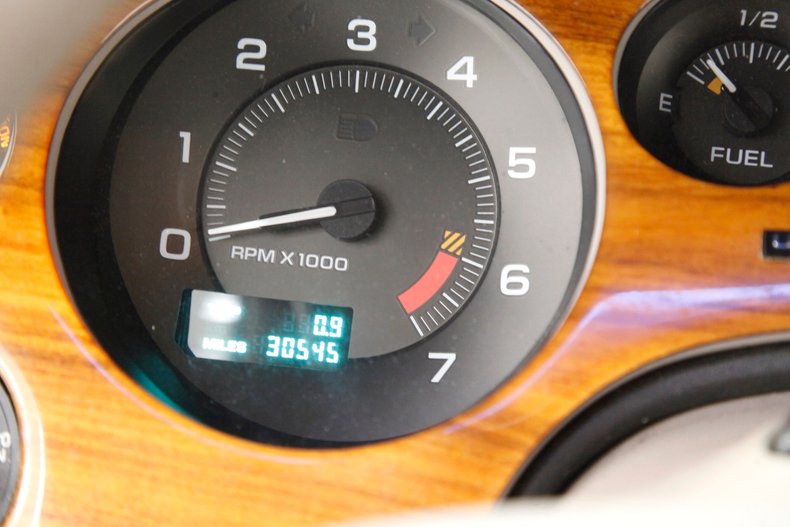 Buick-Riviera-1995-Platinum-Beige-Metal-Beige-8