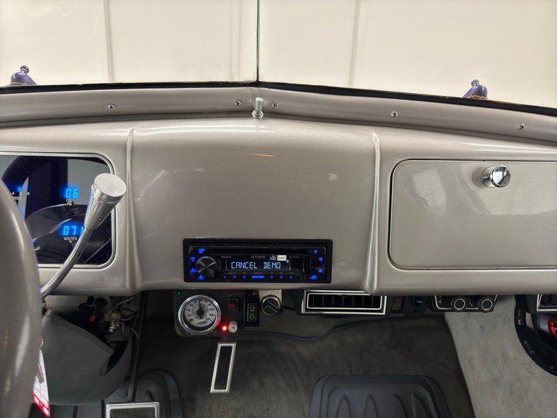 Buick-Roadmaster-1937-Purple-Gray-16