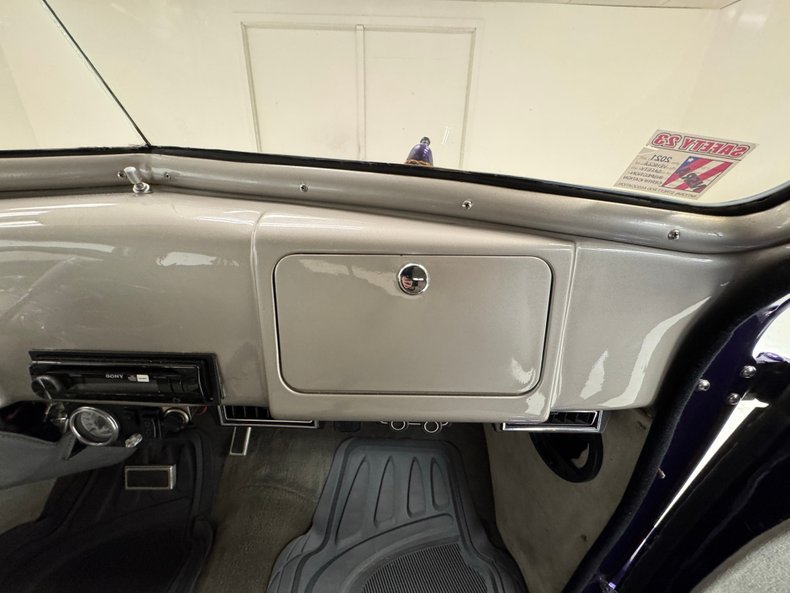 Buick-Roadmaster-1937-Purple-Gray-17