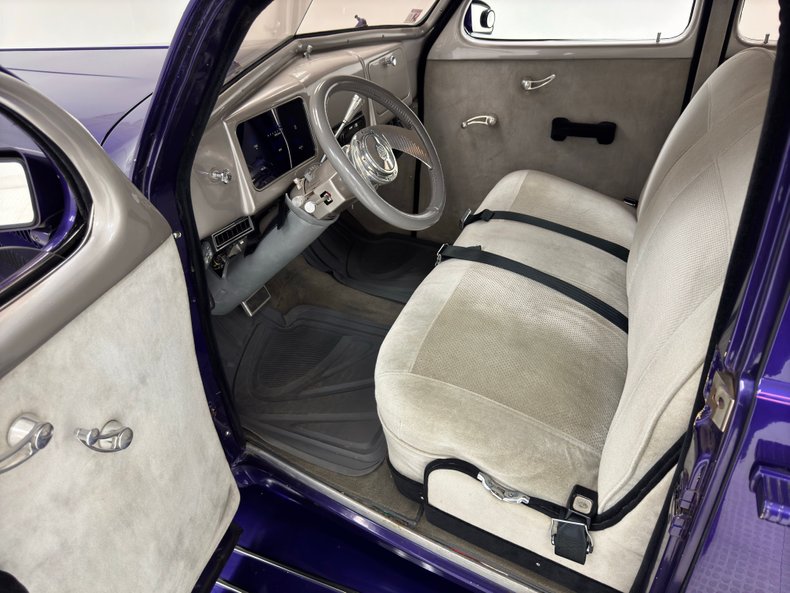 Buick-Roadmaster-1937-Purple-Gray-42