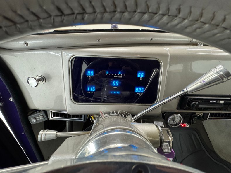 Buick-Roadmaster-1937-Purple-Gray-47