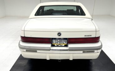 Buick-Roadmaster-1993-Summit-White-Dark-Blue-2