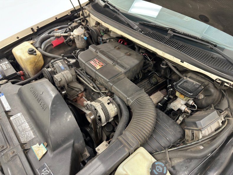 Buick-Roadmaster-1993-Summit-White-Dark-Blue-24