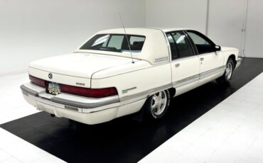 Buick-Roadmaster-1993-Summit-White-Dark-Blue-3