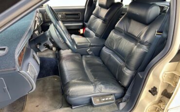 Buick-Roadmaster-1993-Summit-White-Dark-Blue-33