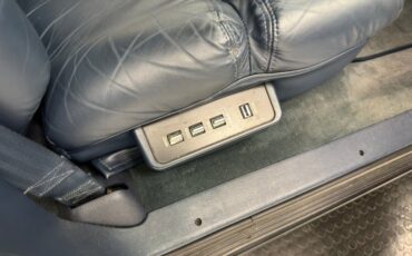 Buick-Roadmaster-1993-Summit-White-Dark-Blue-38