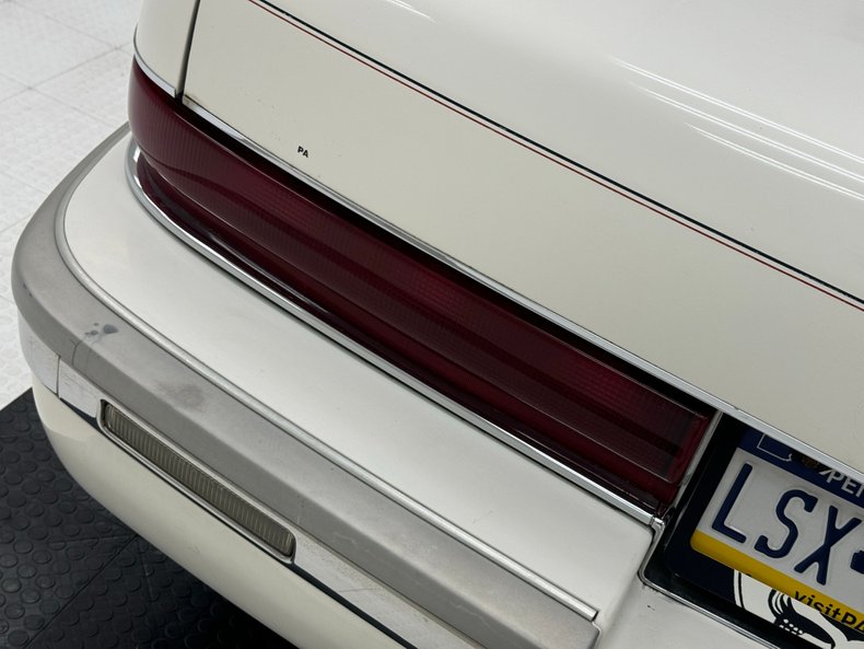 Buick-Roadmaster-1993-Summit-White-Dark-Blue-47