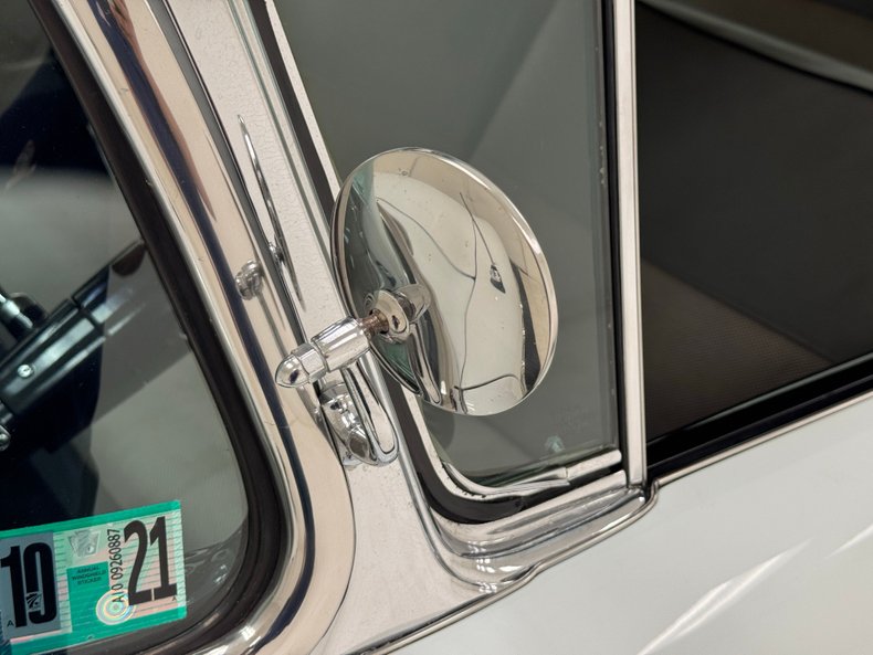 Buick-Series-40-1955-Dover-White-Gray-13