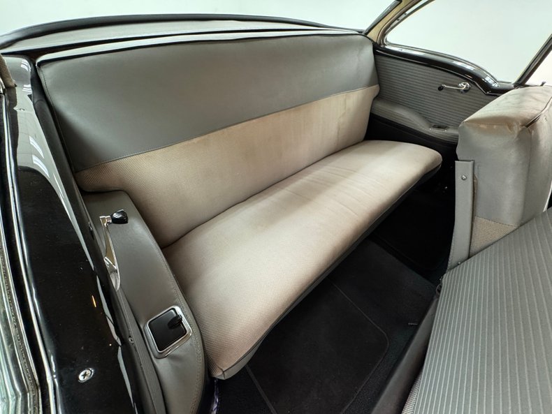 Buick-Series-40-1955-Dover-White-Gray-18