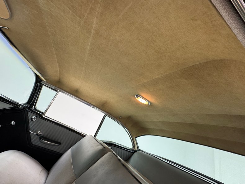 Buick-Series-40-1955-Dover-White-Gray-25