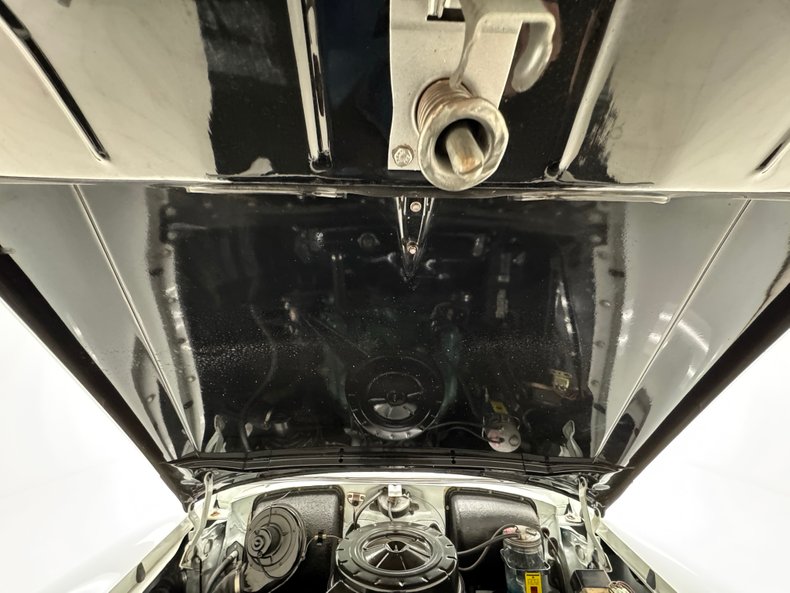 Buick-Series-40-1955-Dover-White-Gray-34