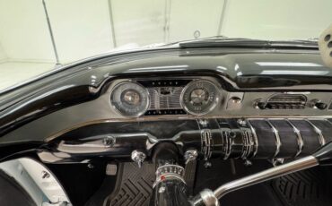 Buick-Series-40-1955-Dover-White-Gray-39
