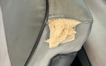 Buick-Series-40-1955-Dover-White-Gray-46