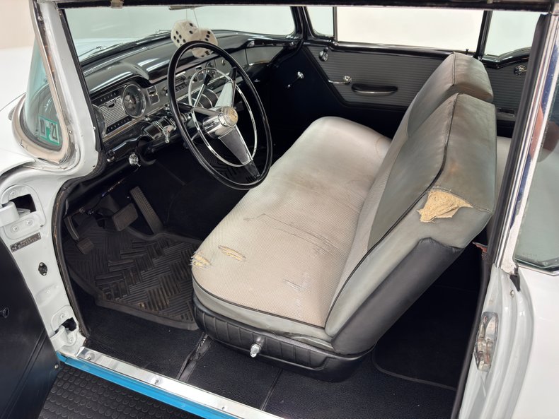 Buick-Series-40-1955-Dover-White-Gray-47
