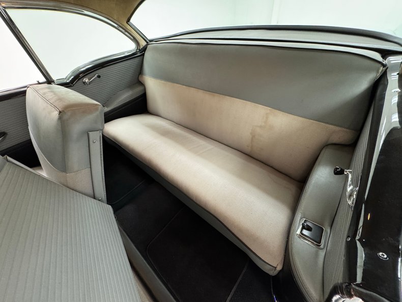 Buick-Series-40-1955-Dover-White-Gray-48