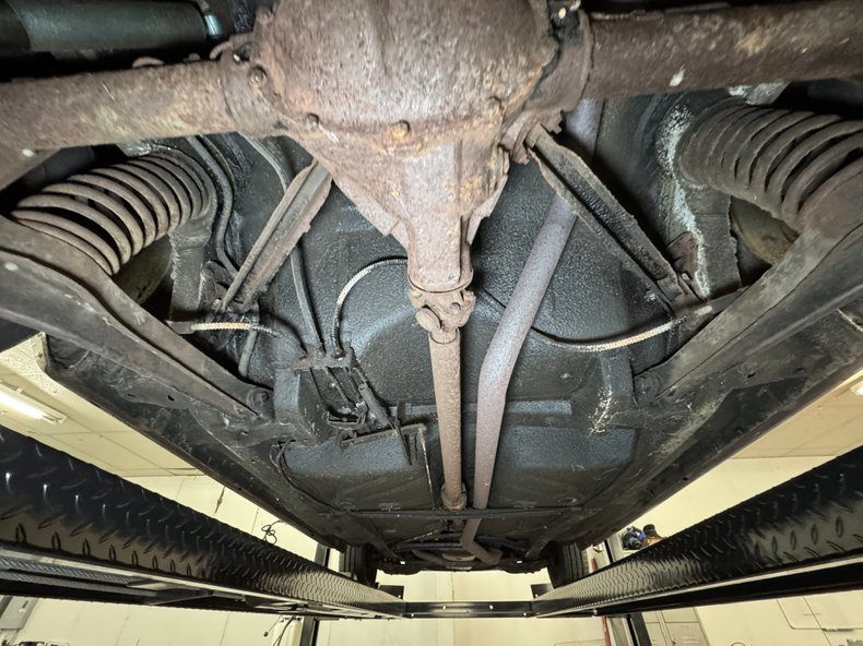 Buick-Skylark-1962-Silver-Cloud-Red-13