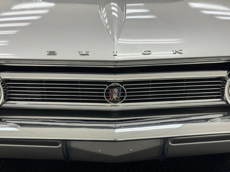 Buick-Skylark-1962-Silver-Cloud-Red-16