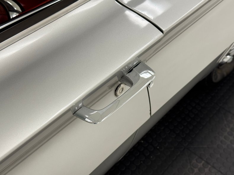 Buick-Skylark-1962-Silver-Cloud-Red-23