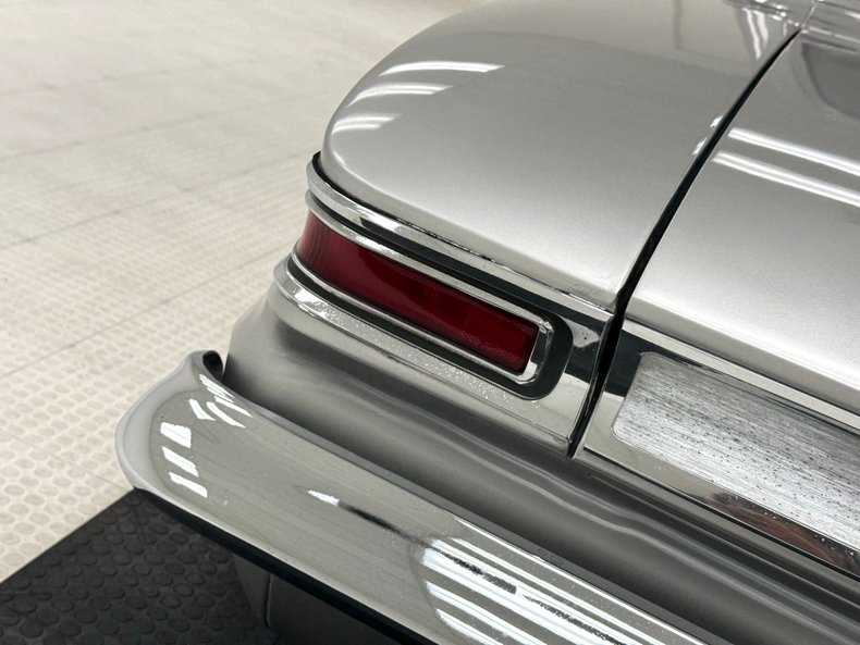 Buick-Skylark-1962-Silver-Cloud-Red-26