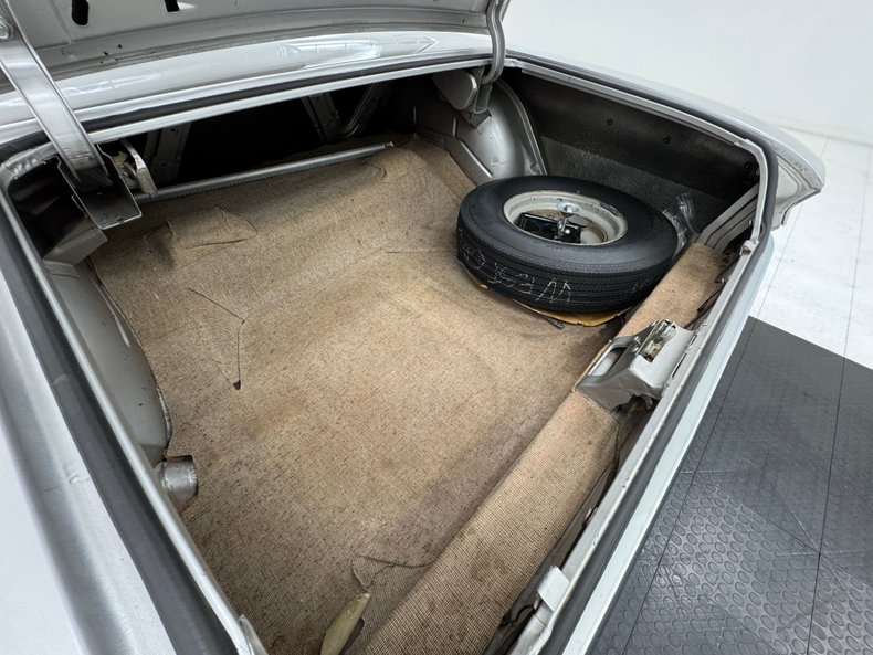 Buick-Skylark-1962-Silver-Cloud-Red-28