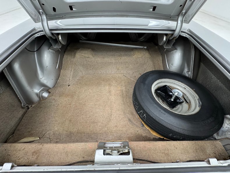 Buick-Skylark-1962-Silver-Cloud-Red-29