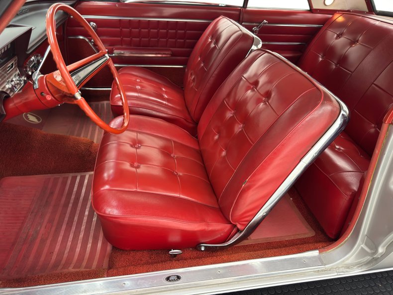 Buick-Skylark-1962-Silver-Cloud-Red-33