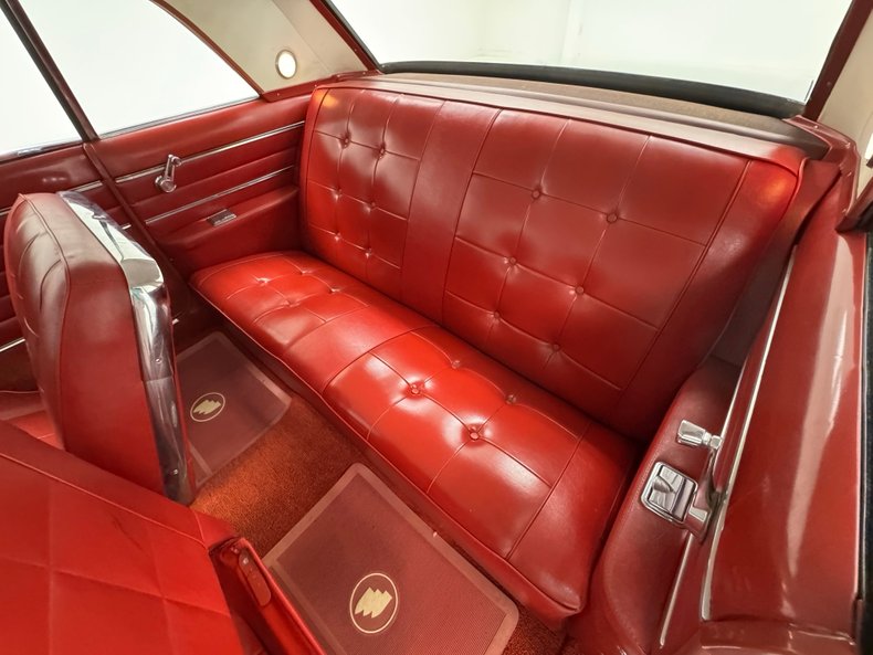 Buick-Skylark-1962-Silver-Cloud-Red-35