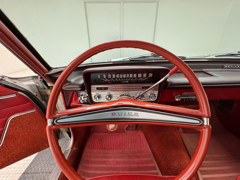 Buick-Skylark-1962-Silver-Cloud-Red-39