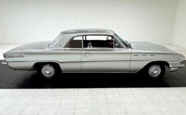 Buick-Skylark-1962-Silver-Cloud-Red-4