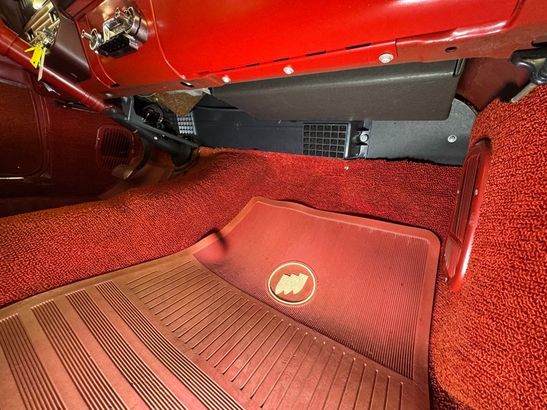 Buick-Skylark-1962-Silver-Cloud-Red-46