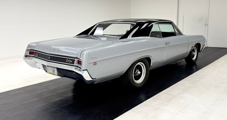 Buick-Skylark-1966-Silver-Mist-Black-1