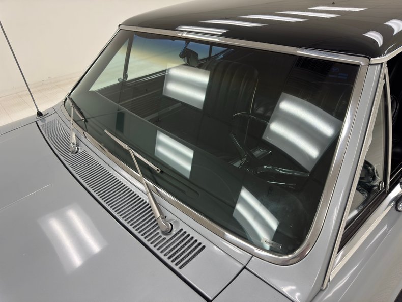 Buick-Skylark-1966-Silver-Mist-Black-23