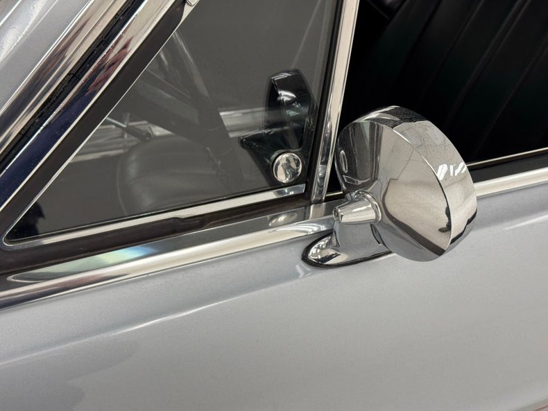 Buick-Skylark-1966-Silver-Mist-Black-25