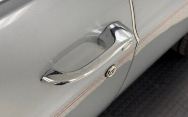 Buick-Skylark-1966-Silver-Mist-Black-26